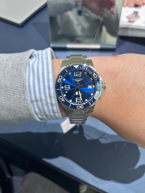 ハイドロコンクエスト39mm(青文字盤、ブレス)（高級時計）の商品画像 - 査定依頼日：2025年8月16日 - 最高査定価格：150,000円