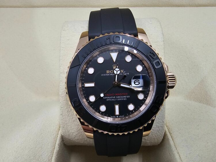 ヨットマスター40（高級時計）の商品画像 - 査定依頼日：2025年10月2日 - 最高査定価格：4,400,000円