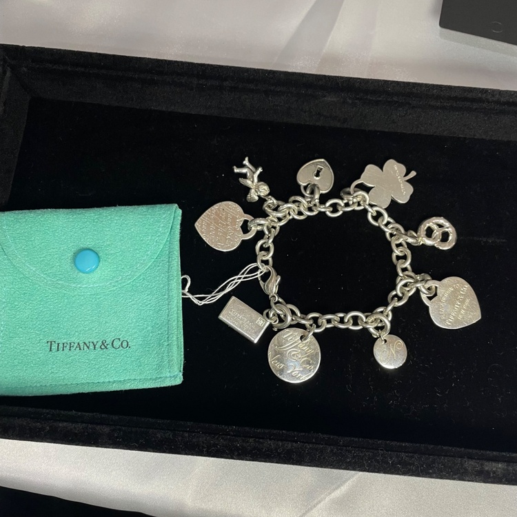 Tiffany ティファニー チャームブレスレット（古着・ファッション）の商品画像 - 査定依頼日：2025年12月13日 - 最高査定価格：50,000円