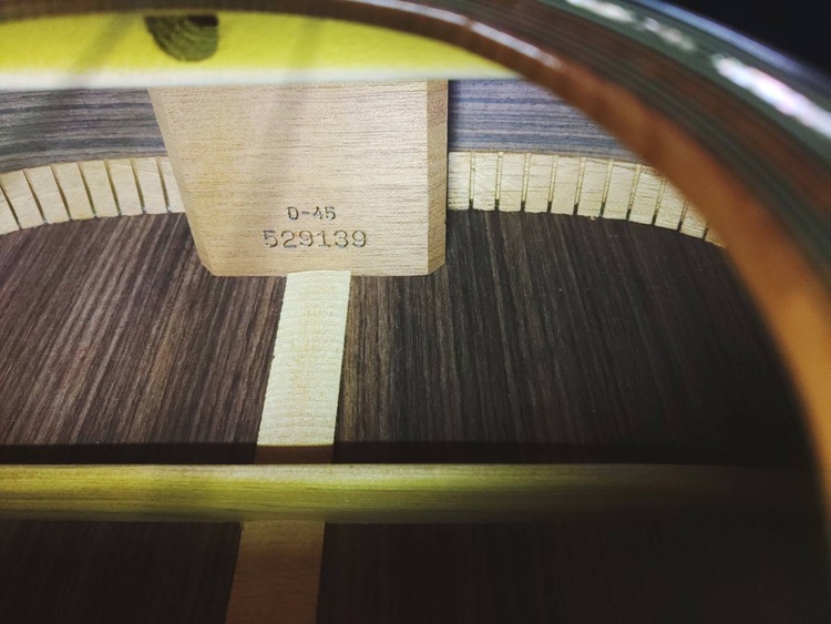 D-45（ピアノ・楽器・PA機材）の商品画像 - 査定依頼日：2025年10月4日 - 最高査定価格：620,000円