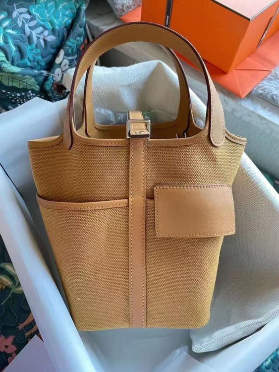 ピコタン（ブランドバッグ）の商品画像 - 査定依頼日：2025年11月29日 - 最高査定価格：450,000円