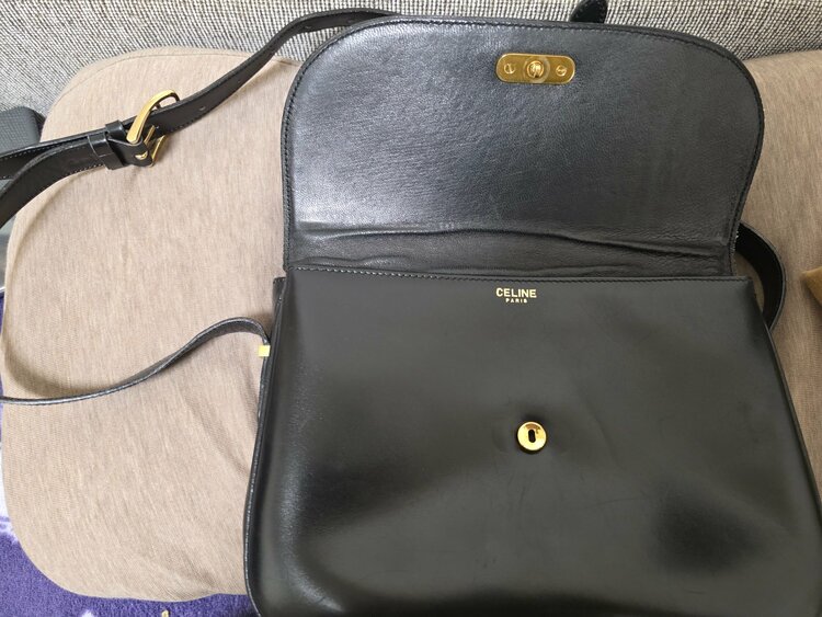 黒 ショルダーバッグ（ブランドバッグ）の商品画像 - 査定依頼日：2025年12月28日 - 最高査定価格：23,000円