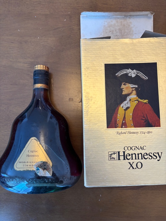 ブランデー ヘネシー （お酒）の商品画像 - 査定依頼日：2026年3月12日 - 最高査定価格：18,000円