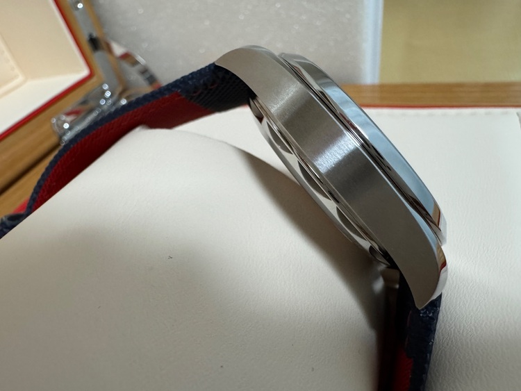 オメガ シーマスター  220.10.41.21.03.001（高級時計）の商品画像 - 査定依頼日：2025年10月13日 - 最高査定価格：580,000円