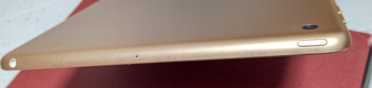 iPad 第8世代（PC・タブレット）の商品画像 - 査定依頼日：2025年11月12日 - 最高査定価格：3,000円