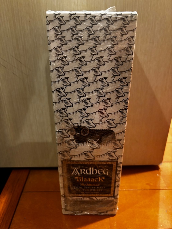 アードベックブラック（お酒）の商品画像 - 査定依頼日：2026年4月8日 - 最高査定価格：22,500円