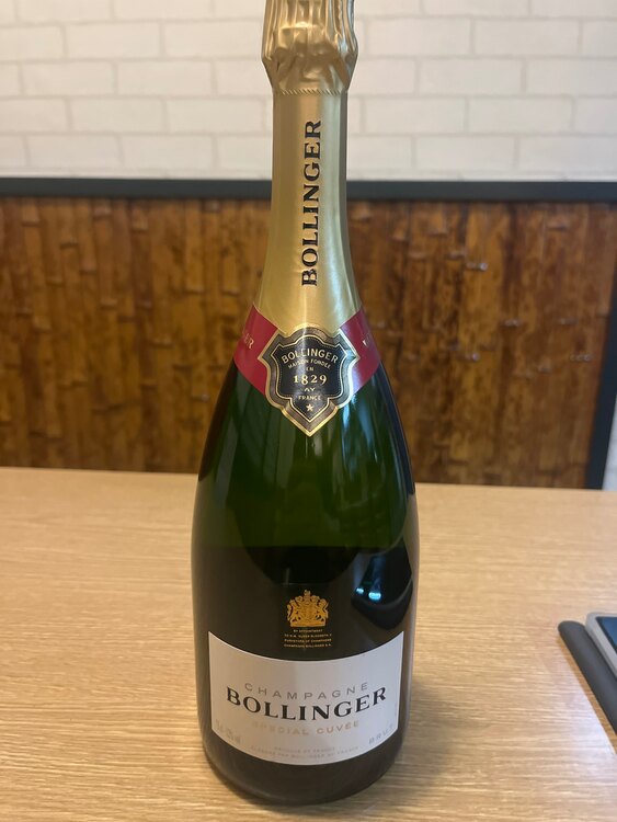シャンパン ボランジェ （お酒）の商品画像 - 査定依頼日：2025年5月26日 - 最高査定価格：3,500円