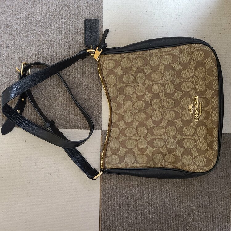 コーチ（ブランドバッグ）の商品画像 - 査定依頼日：2026年2月11日 - 最高査定価格：5,000円