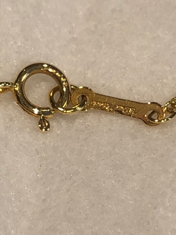 ティファニー、無名なネックレス、プラチナの指輪で小さいダイヤが３つ（金・貴金属）の商品画像 - 査定依頼日：2022年7月11日