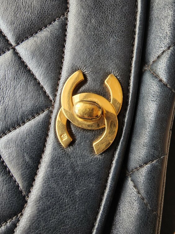 CHANEL ダイナアフラップ（ブランドバッグ）の商品画像 - 査定依頼日：2026年8月19日 - 最高査定価格：240,000円