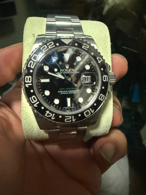 ロレックス GMTマスター 116710lm（高級時計）の商品画像 - 査定依頼日：2025年8月17日 - 最高査定価格：1,800,000円