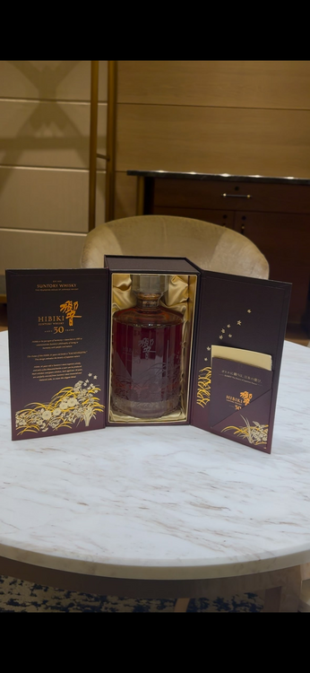 30年花鳥風月エディション（お酒）の商品画像 - 査定依頼日：2025年2月13日 - 最高査定価格：715,000円