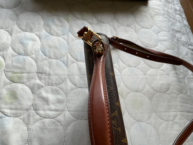 ショルダーバッグ（ブランドバッグ）の商品画像 - 査定依頼日：2026年1月26日 - 最高査定価格：70,000円