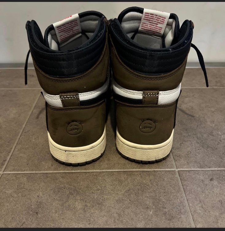 Travis Scott × Nike Air Jordan 1 High（古着・ファッション）の商品画像 - 査定依頼日：2026年9月26日 - 最高査定価格：45,000円