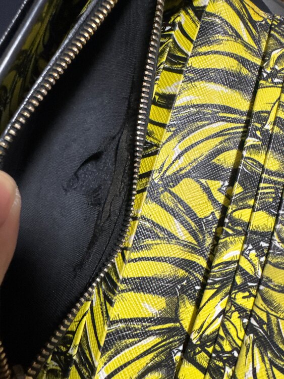 プラダ  （ブランドバッグ）の商品画像 - 査定依頼日：2025年5月7日 - 最高査定価格：5,000円