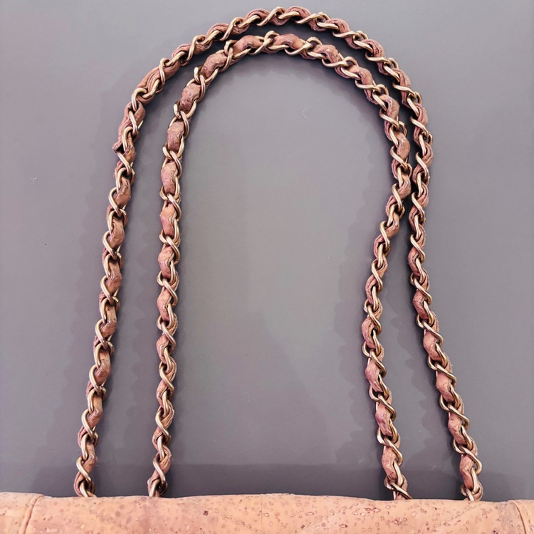 CHANEL 2.55 コルクレザー Vステッチ チェーンショルダー（ブランドバッグ）の商品画像 - 査定依頼日：2026年2月16日 - 最高査定価格：170,000円