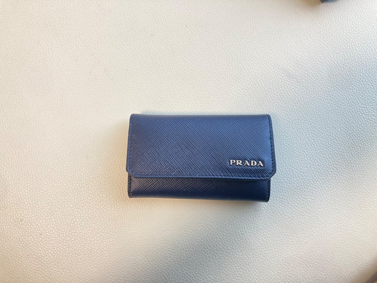PRADA キーケース（ブランド財布・小物）の商品画像 - 査定依頼日：2025年8月30日 - 最高査定価格：10,000円