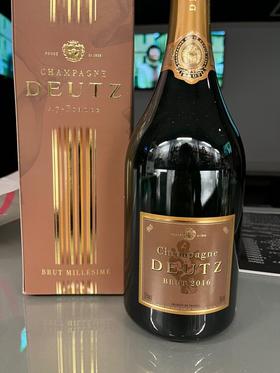 シャンパン シャンパン(その他) （お酒）の商品画像 - 査定依頼日：2025年2月26日 - 最高査定価格：4,500円