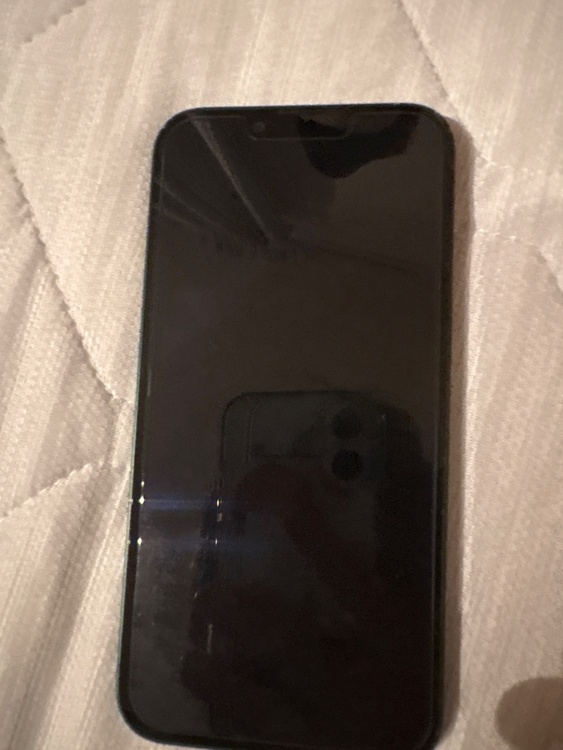 iPhone iPhone 13 128GB SIMフリー（スマホ）の商品画像 - 査定依頼日：2026年7月21日 - 最高査定価格：40,000円