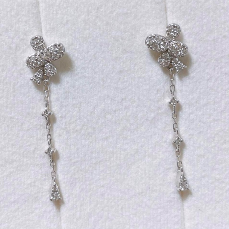 k18ホワイトゴールドダイヤモンドピアス（金・貴金属）の商品画像 - 査定依頼日：2025年11月28日 - 最高査定価格：20,000円