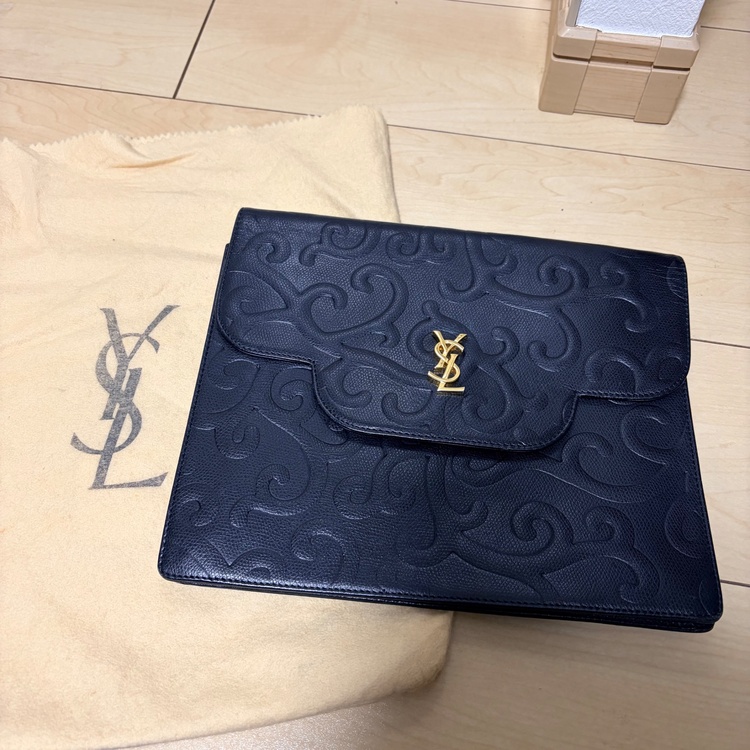 イブサンローラン  （ブランドバッグ）の商品画像 - 査定依頼日：2026年1月19日 - 最高査定価格：8,000円