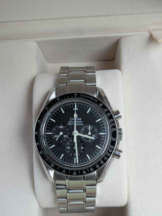 オメガ スピードマスター 3573.50（高級時計）の商品画像 - 査定依頼日：2025年6月10日 - 最高査定価格：600,000円