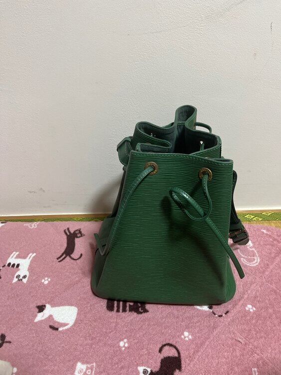 ルイヴィトン エピ （ブランドバッグ）の商品画像 - 査定依頼日：2024年12月29日 - 最高査定価格：20,000円