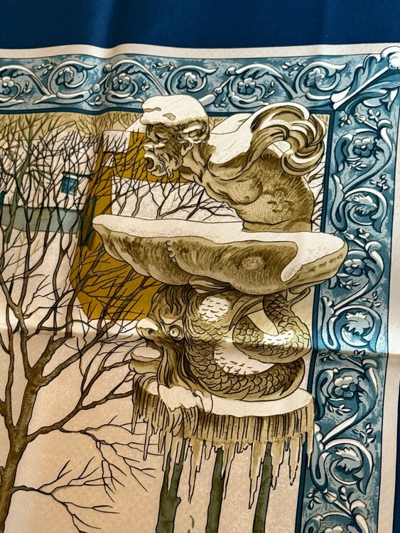 スカーフ　カラ90- L’hiver（古着・ファッション）の商品画像 - 査定依頼日：2025年2月20日 - 最高査定価格：11,000円