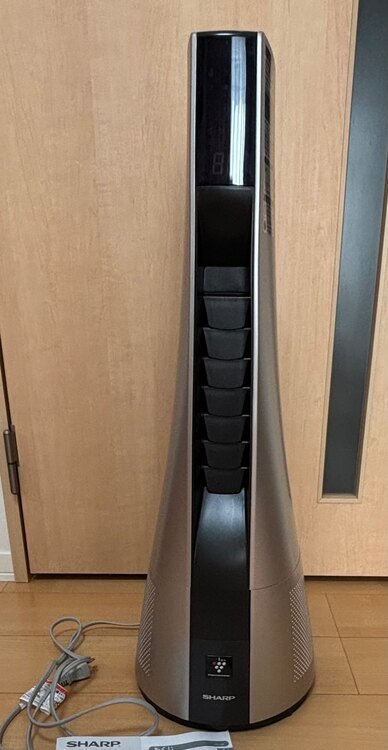シャープ スリムイオンファン HOT＆COOL （家電）の商品画像 - 査定依頼日：2025年3月19日 - 最高査定価格：1,000円