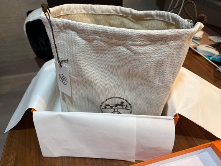 エルメス リンディ （ブランドバッグ）の商品画像 - 査定依頼日：2026年4月17日 - 最高査定価格：1,500,000円