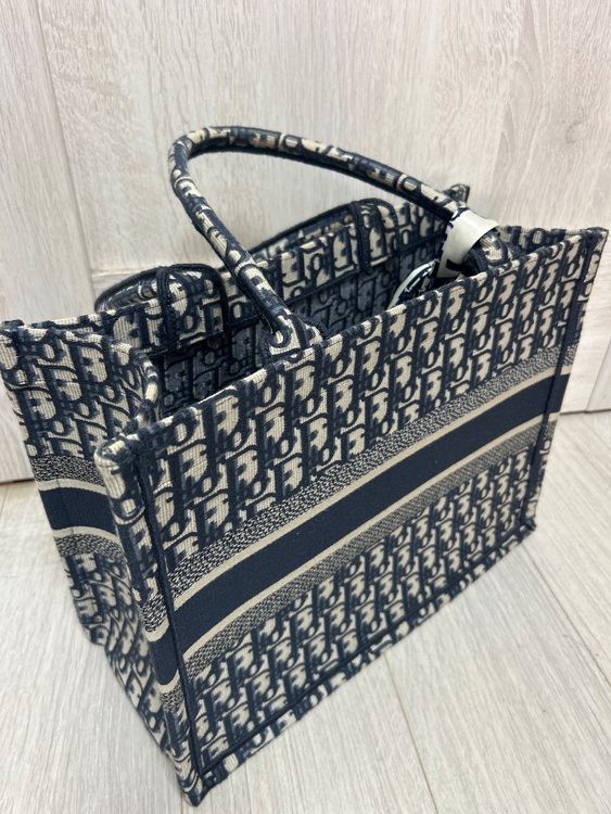 ディオール  （ブランドバッグ）の商品画像 - 査定依頼日：2025年11月19日 - 最高査定価格：150,000円