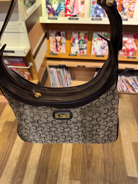 ショルダー（ブランドバッグ）の商品画像 - 査定依頼日：2025年12月13日 - 最高査定価格：8,000円