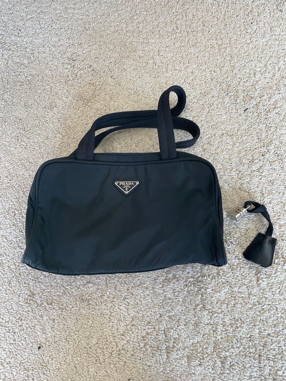 ショルダーバッグ（ブランドバッグ）の商品画像 - 査定依頼日：2026年1月24日 - 最高査定価格：30,000円