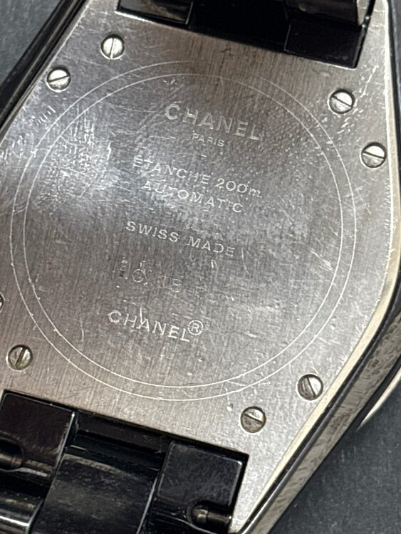 J12 38mm　純正ダイヤベゼル（高級時計）の商品画像 - 査定依頼日：2025年1月26日 - 最高査定価格：250,000円