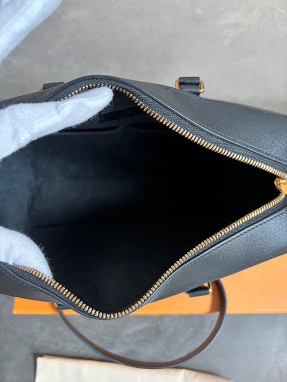 モノグラム　リバース　シティマル（ブランドバッグ）の商品画像 - 査定依頼日：2026年4月28日 - 最高査定価格：800,000円