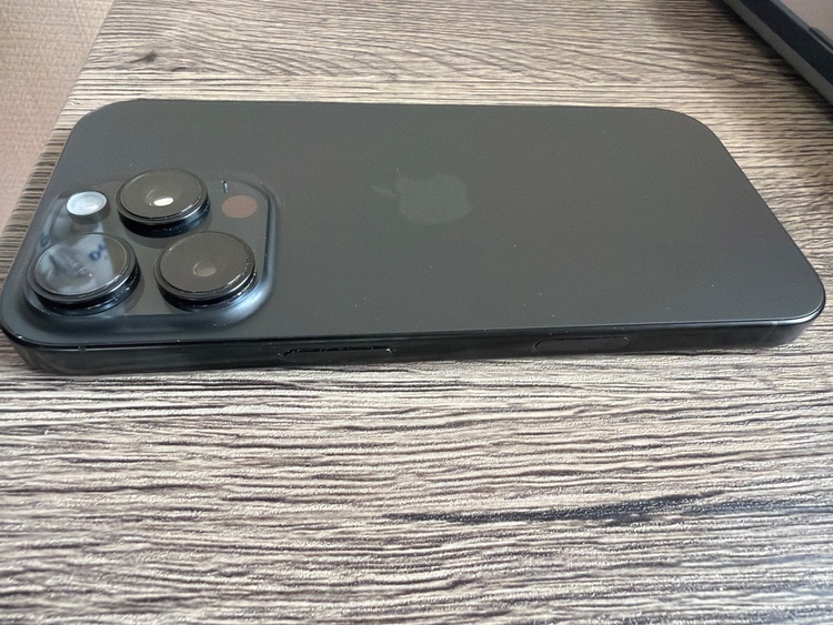 iPhone iPhone 16 Pro 256GB SIMフリー（スマホ）の商品画像 - 査定依頼日：2026年9月6日 - 最高査定価格：116,000円