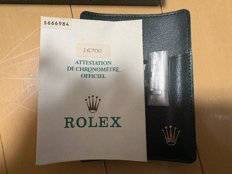 ロレックス GMTマスター 16700 あかあ（高級時計）の商品画像 - 査定依頼日：2025年3月14日 - 最高査定価格：1,650,000円