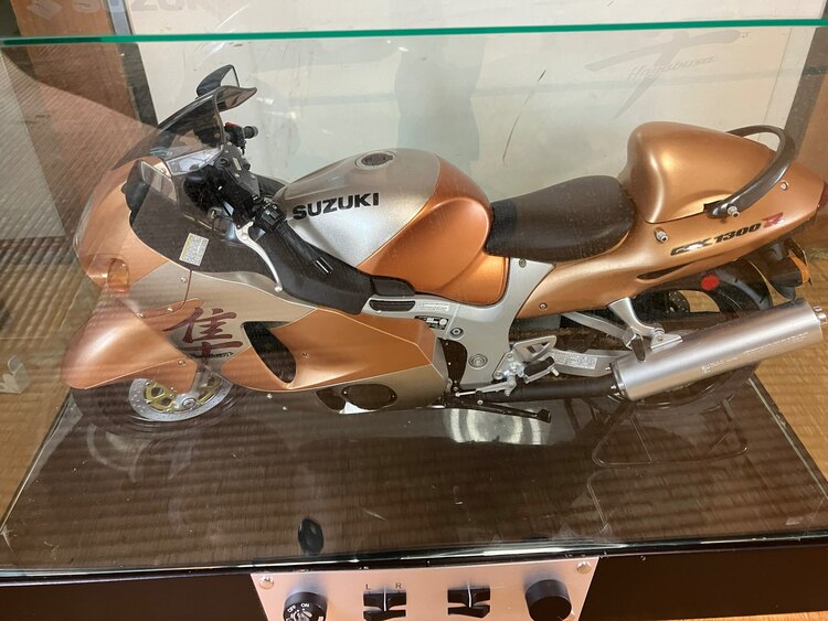 ディアゴスティーニ1/4スズキGSX1300R（フィギュア・プラモデル）の商品画像 - 査定依頼日：2025年6月1日 - 最高査定価格：30,000円