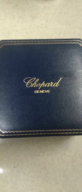 ショパール ハッピースポーツ 27/889（高級時計）の商品画像 - 査定依頼日：2025年7月10日 - 最高査定価格：180,000円