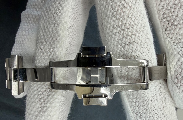 ヴァシュロン コンスタンタン オーヴァーシーズ 47450 B01A-922（高級時計）の商品画像 - 査定依頼日：2026年1月20日 - 最高査定価格：2,000,000円