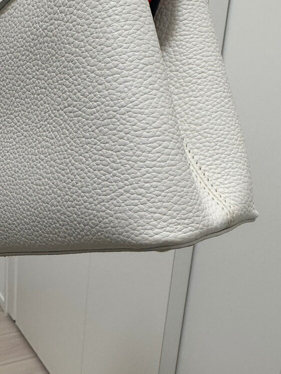 カプシーヌ（ブランドバッグ）の商品画像 - 査定依頼日：2025年5月4日 - 最高査定価格：300,000円