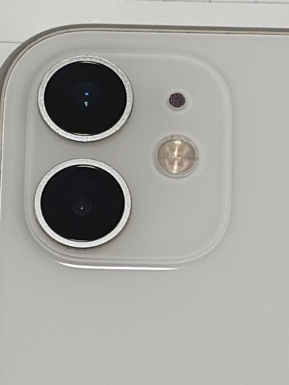 iPhone11 128GB docomo（スマホ）の商品画像 - 査定依頼日：2026年5月12日 - 最高査定価格：21,000円