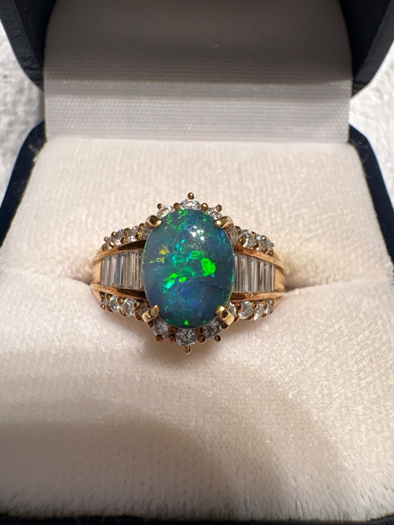 ブラックオパール（宝石）の商品画像 - 査定依頼日：2025年6月30日 - 最高査定価格：130,000円