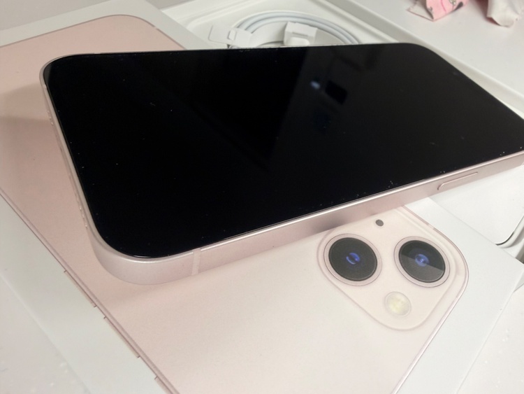iPhone13ピンク256GB（スマホ）の商品画像 - 査定依頼日：2026年8月29日 - 最高査定価格：45,000円