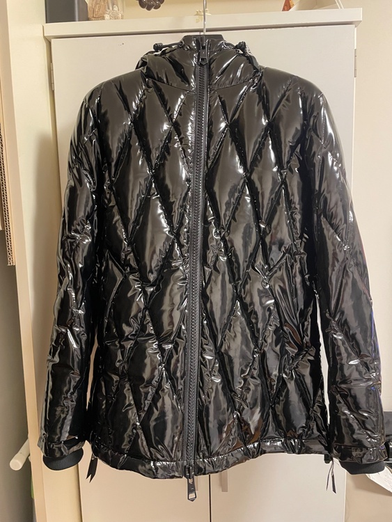 1piu1ugale3 テープロゴダウン（古着・ファッション）の商品画像 - 査定依頼日：2026年2月13日 - 最高査定価格：3,000円