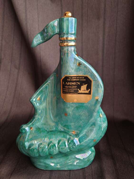 LARSEN マーブルグリーンシップ（お酒）の商品画像 - 査定依頼日：2025年5月22日 - 最高査定価格：4,000円