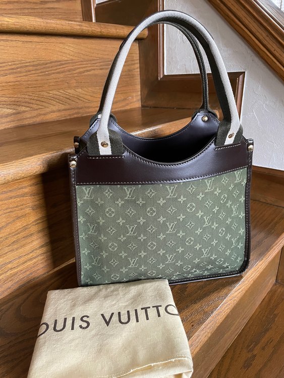 ルイヴィトンバック（ブランドバッグ）の商品画像 - 査定依頼日：2022年8月13日 - 最高査定価格：25,000円