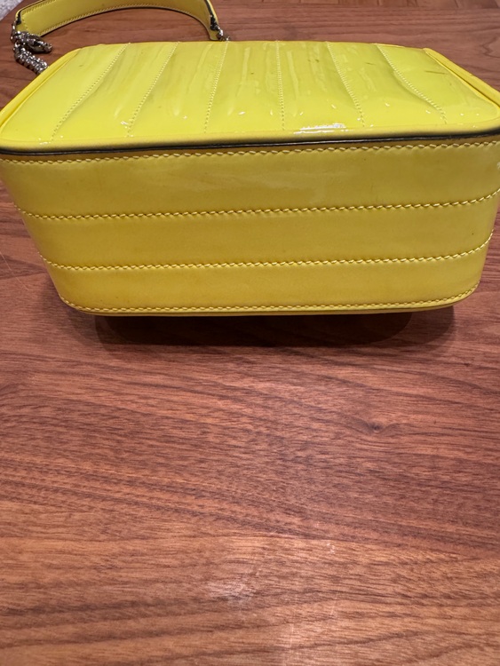 イブサンローラン  （ブランドバッグ）の商品画像 - 査定依頼日：2025年10月10日 - 最高査定価格：80,000円