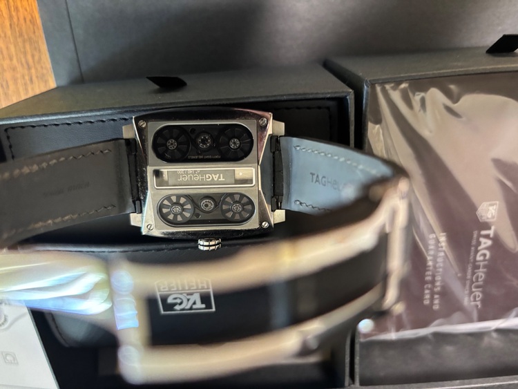 タグホイヤー モナコ V4 WAW208（高級時計）の商品画像 - 査定依頼日：2025年9月17日 - 最高査定価格：5,000,000円