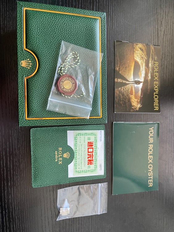 16570 黒（高級時計）の商品画像 - 査定依頼日：2026年2月6日 - 最高査定価格：1,220,000円